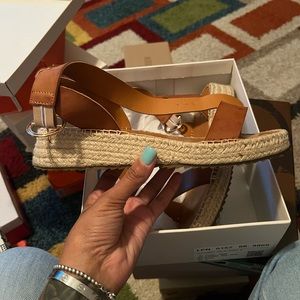 Used flat Just Fab sandal Darlyn in Cognac